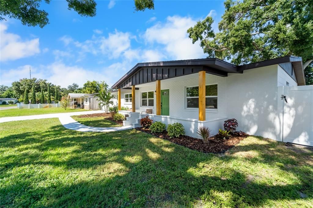 Active With Contract: $530,000 (4 beds, 2 baths, 1573 Square Feet)