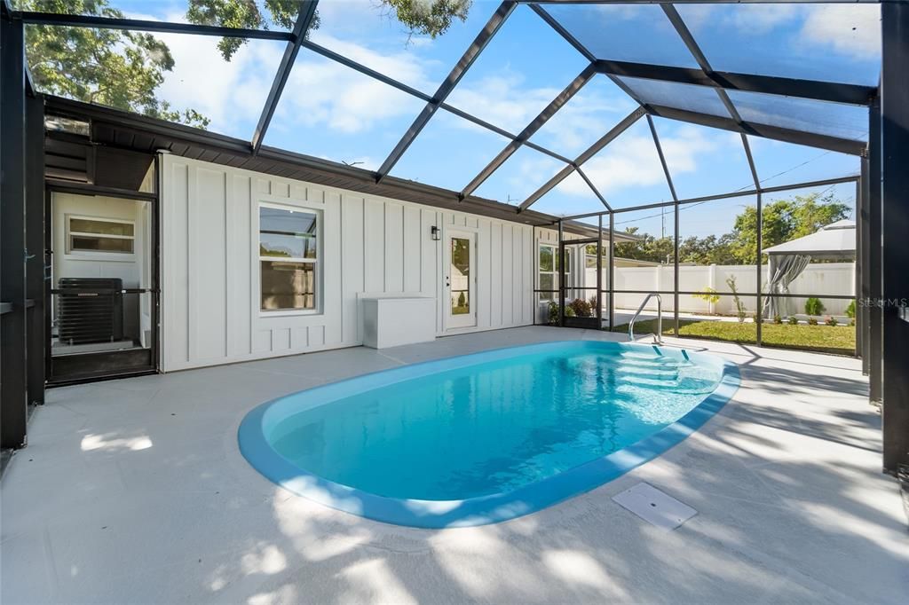 Active With Contract: $530,000 (4 beds, 2 baths, 1573 Square Feet)