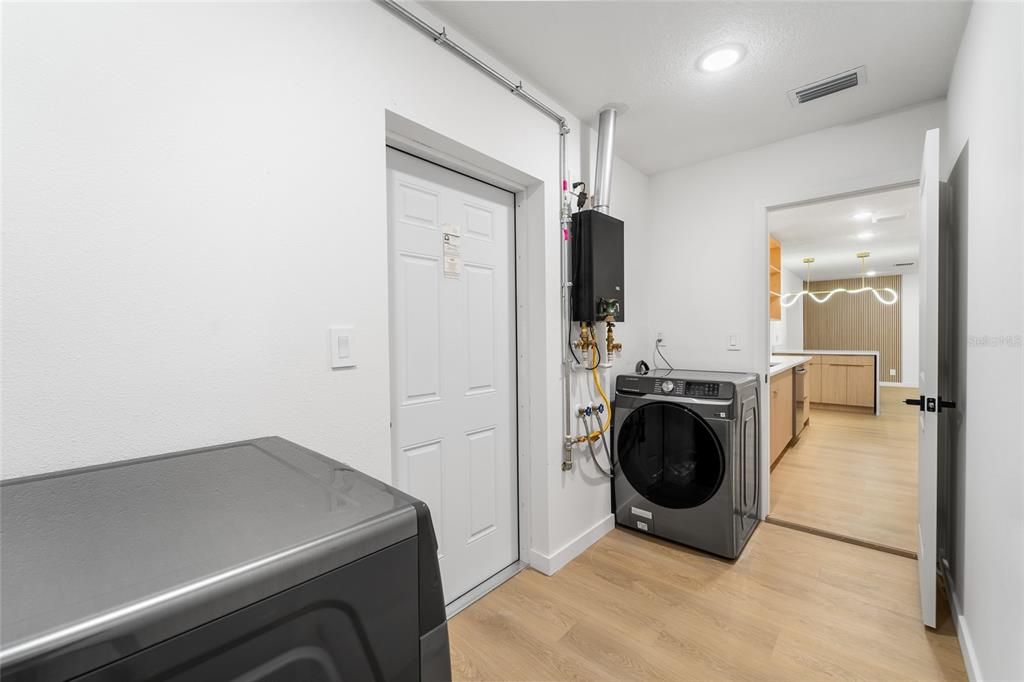 Active With Contract: $530,000 (4 beds, 2 baths, 1573 Square Feet)