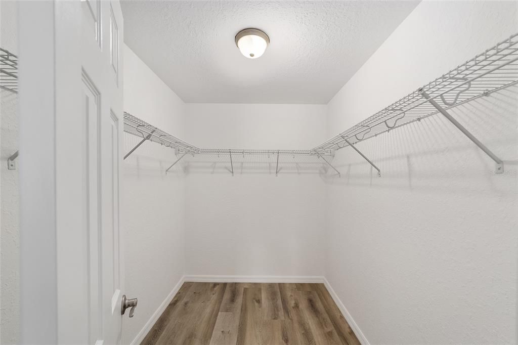 For Sale: $254,000 (3 beds, 2 baths, 1400 Square Feet)