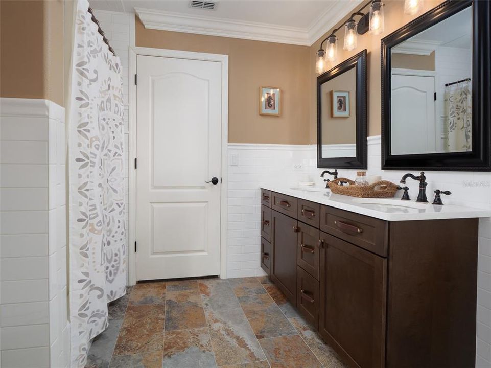 En Venta: $2,275,000 (4 camas, 2 baños, 2514 Pies cuadrados)