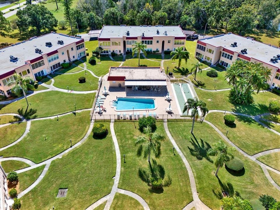 合同活跃: $250,000 (3 贝兹, 2 浴室, 1635 平方英尺)