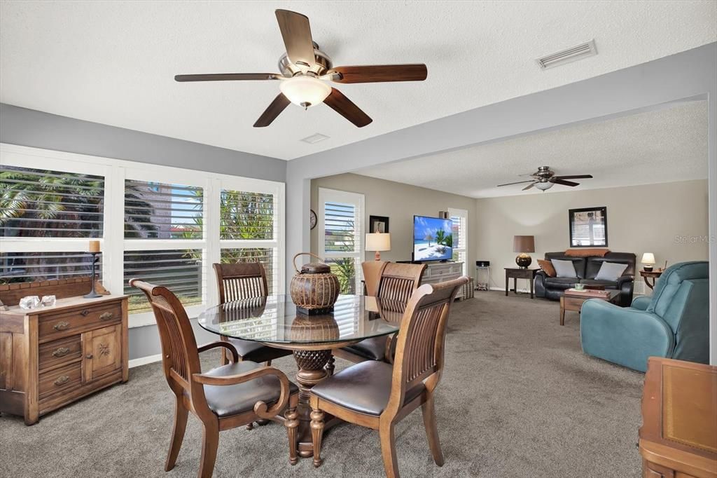 合同活跃: $250,000 (3 贝兹, 2 浴室, 1635 平方英尺)