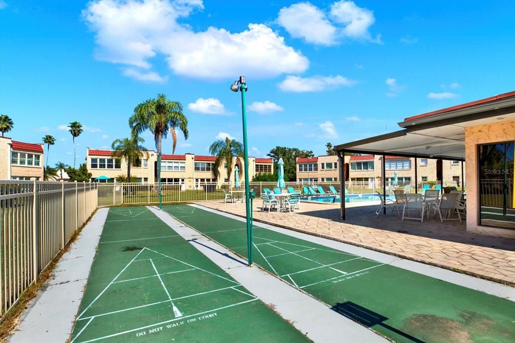 合同活跃: $250,000 (3 贝兹, 2 浴室, 1635 平方英尺)