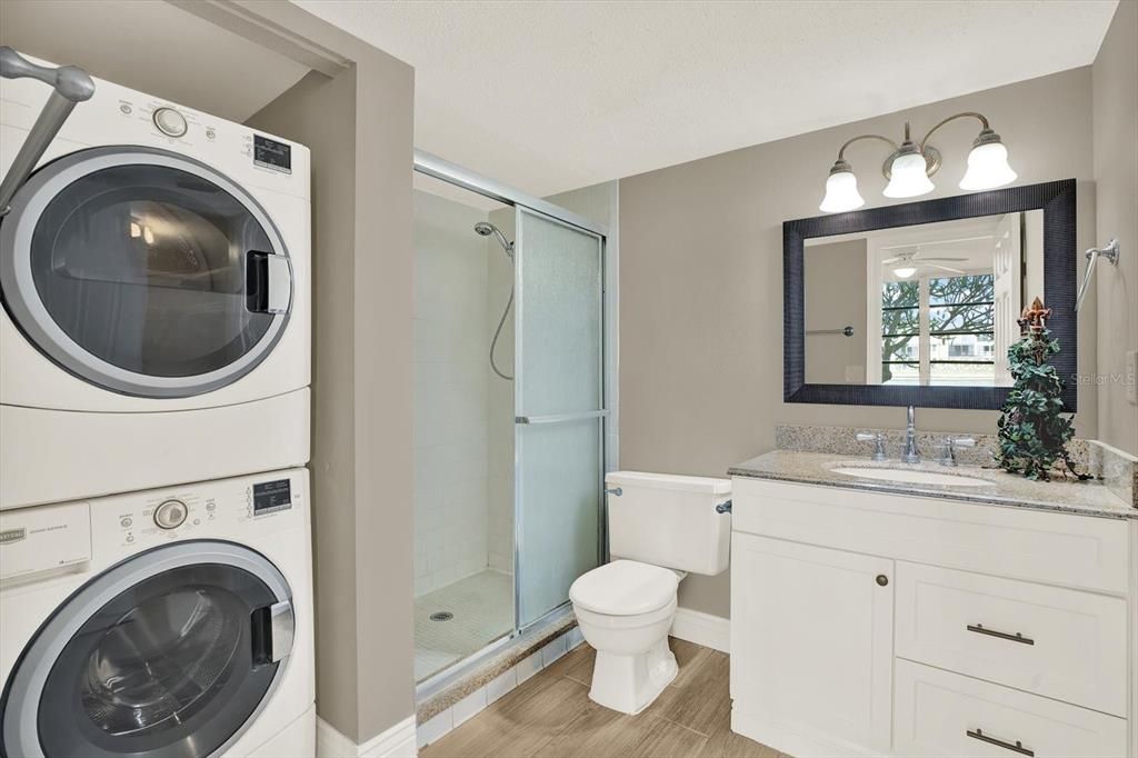 For Sale: $299,985 (2 beds, 2 baths, 1045 Square Feet)