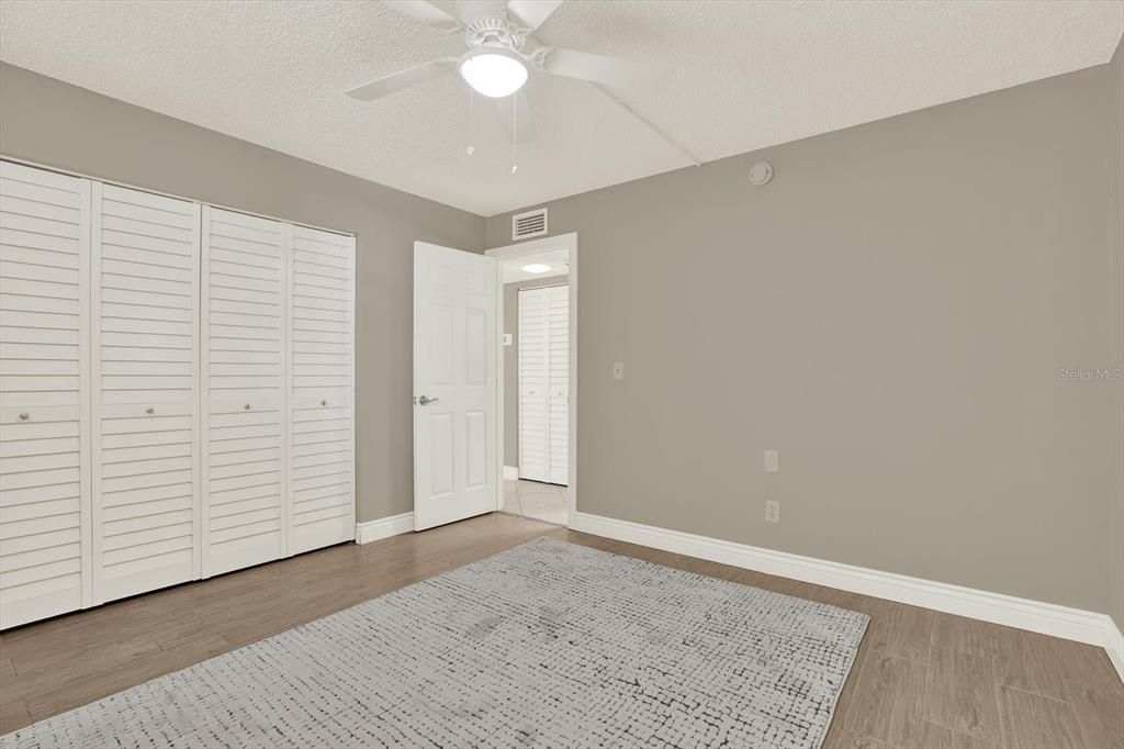 For Sale: $299,985 (2 beds, 2 baths, 1045 Square Feet)