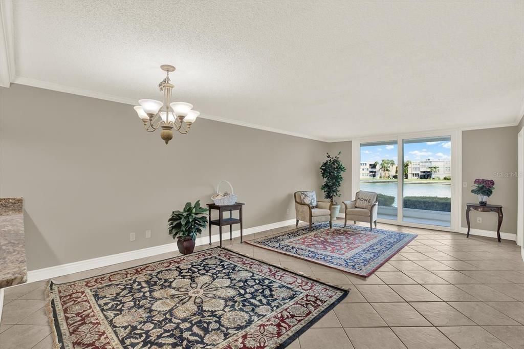 For Sale: $299,985 (2 beds, 2 baths, 1045 Square Feet)