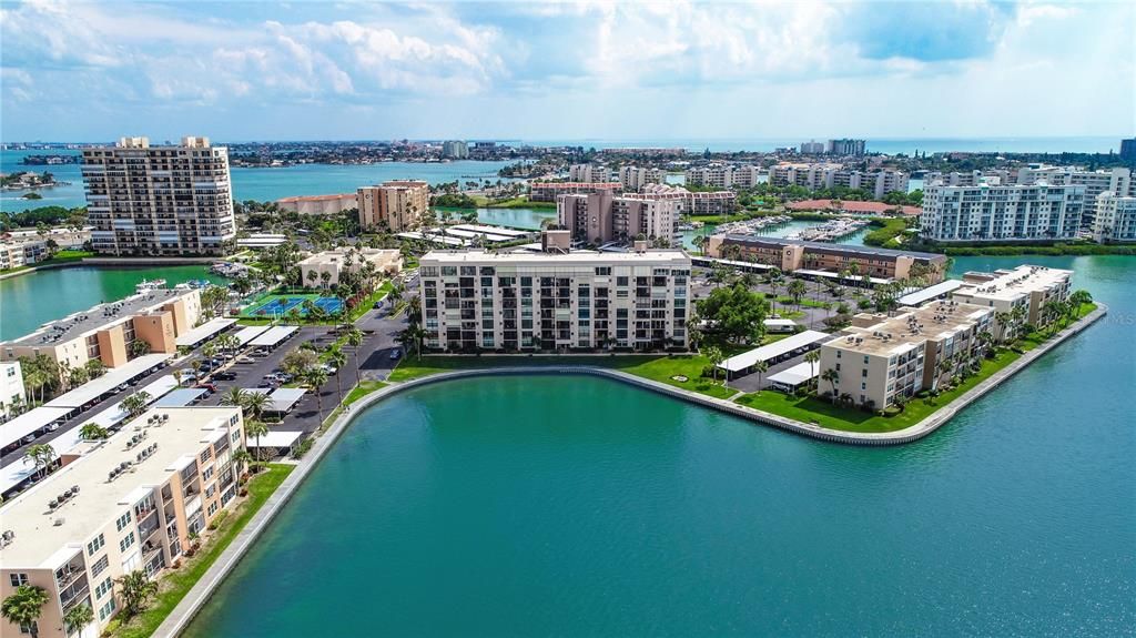 For Sale: $299,985 (2 beds, 2 baths, 1045 Square Feet)