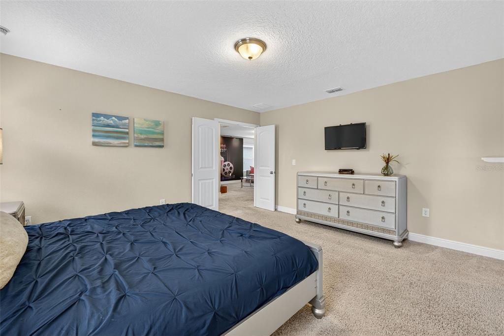 For Sale: $484,000 (5 beds, 4 baths, 2777 Square Feet)