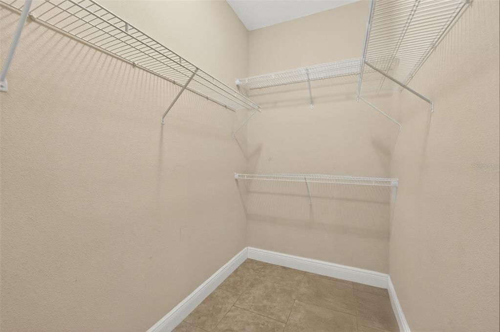 For Sale: $484,000 (5 beds, 4 baths, 2777 Square Feet)