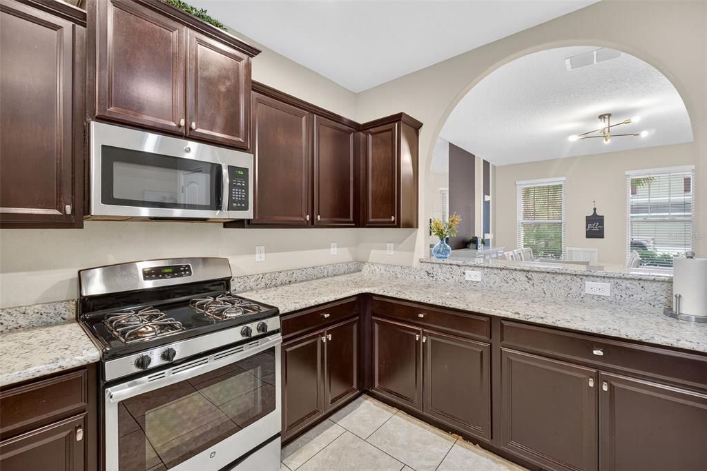 For Sale: $484,000 (5 beds, 4 baths, 2777 Square Feet)