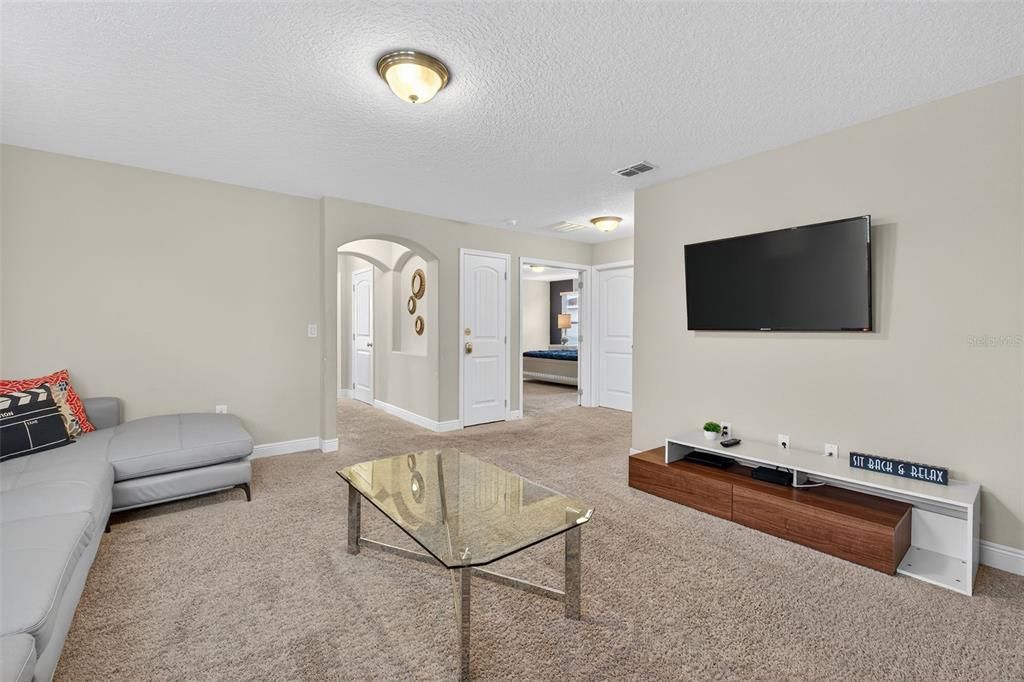 For Sale: $484,000 (5 beds, 4 baths, 2777 Square Feet)