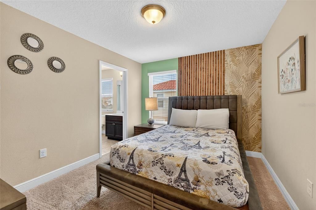 For Sale: $484,000 (5 beds, 4 baths, 2777 Square Feet)