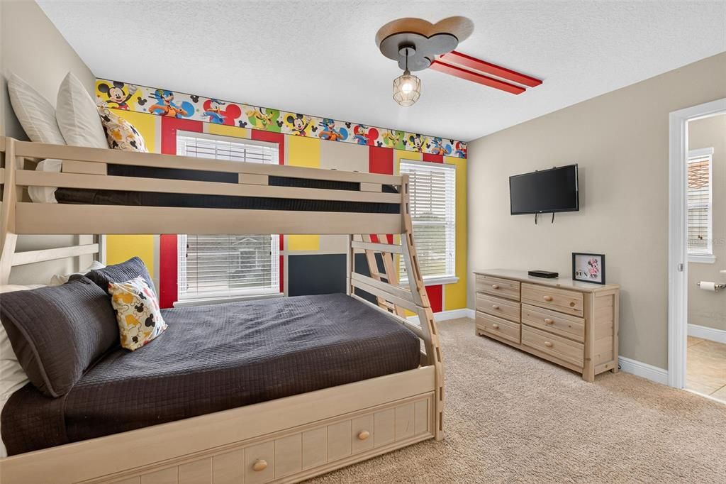 For Sale: $484,000 (5 beds, 4 baths, 2777 Square Feet)