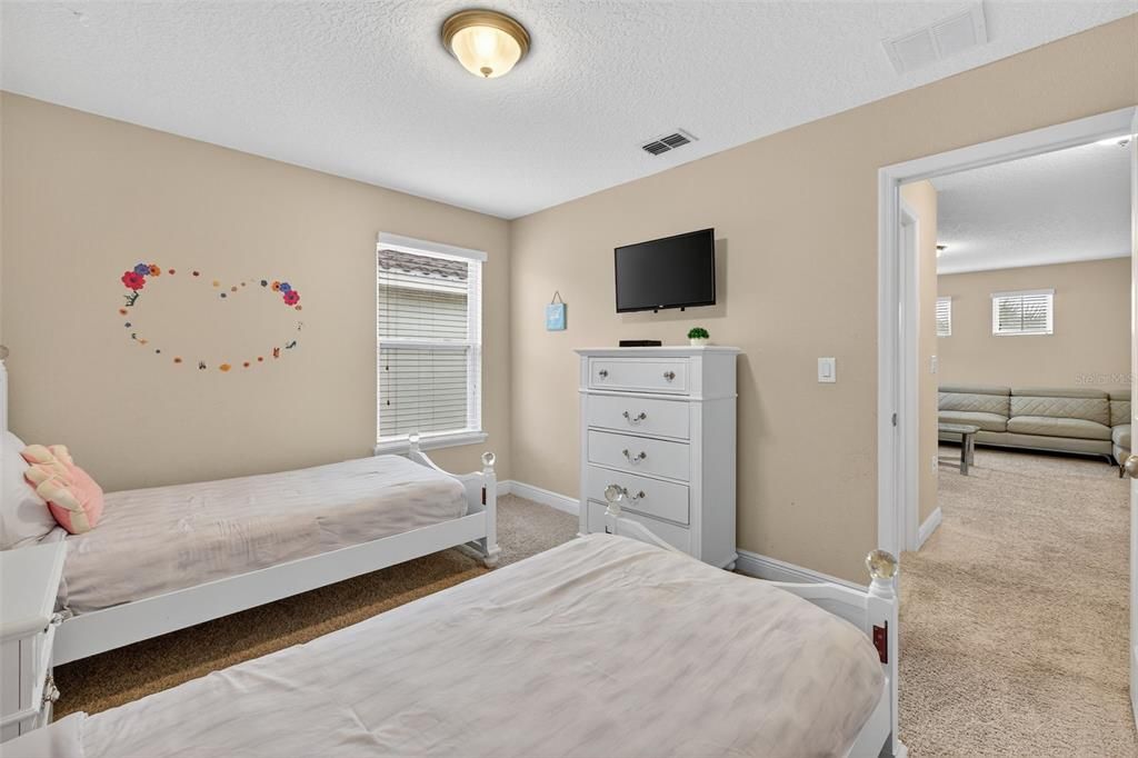 For Sale: $484,000 (5 beds, 4 baths, 2777 Square Feet)