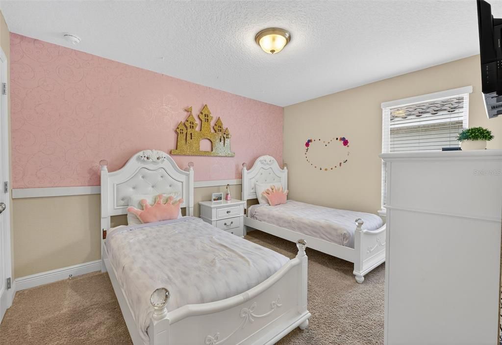 For Sale: $484,000 (5 beds, 4 baths, 2777 Square Feet)