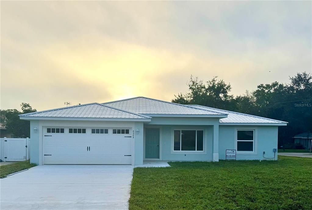 合同活跃: $289,900 (3 贝兹, 2 浴室, 1322 平方英尺)