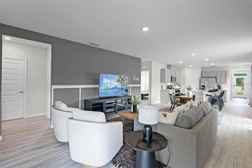 Active With Contract: $289,990 (4 beds, 2 baths, 1665 Square Feet)