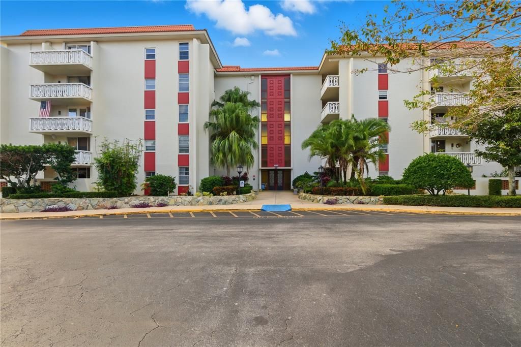 For Sale: $129,000 (1 beds, 1 baths, 775 Square Feet)