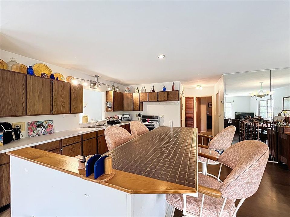 На продажу: $349,900 (3 спален, 2 ванн, 2160 Квадратных фут)