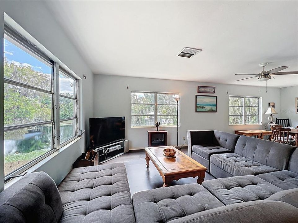 На продажу: $349,900 (3 спален, 2 ванн, 2160 Квадратных фут)