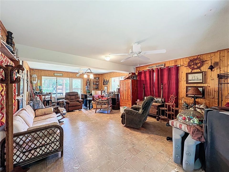 На продажу: $349,900 (3 спален, 2 ванн, 2160 Квадратных фут)