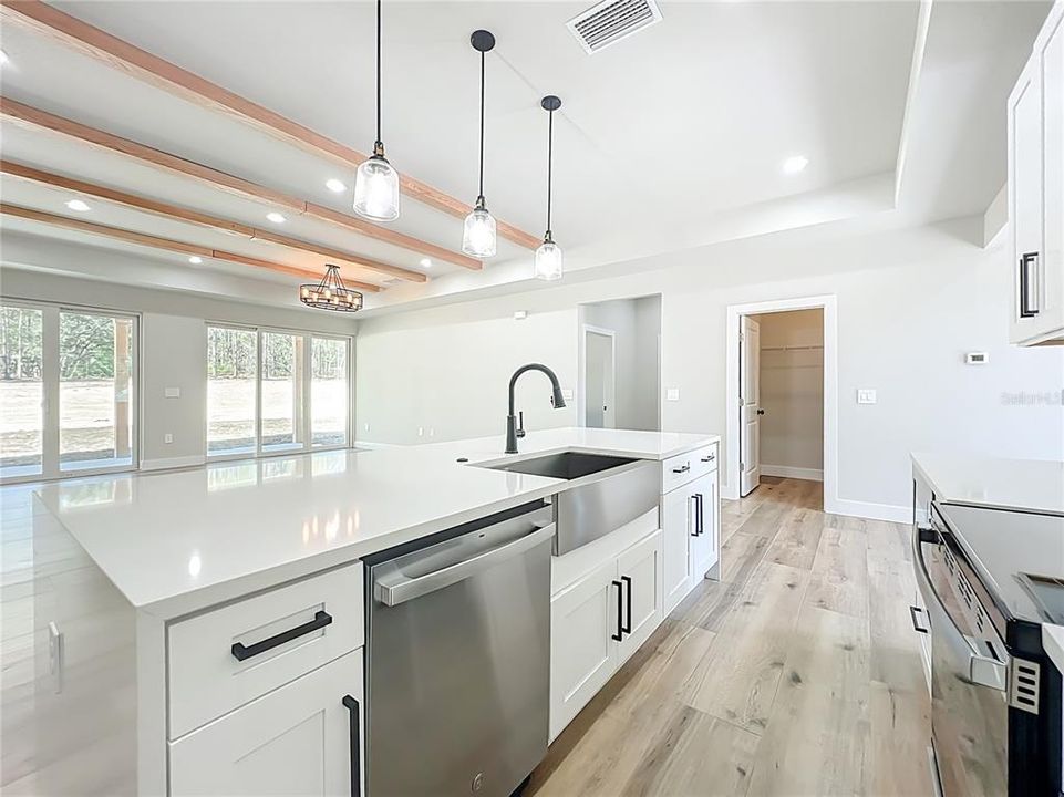 For Sale: $440,000 (3 beds, 2 baths, 1912 Square Feet)