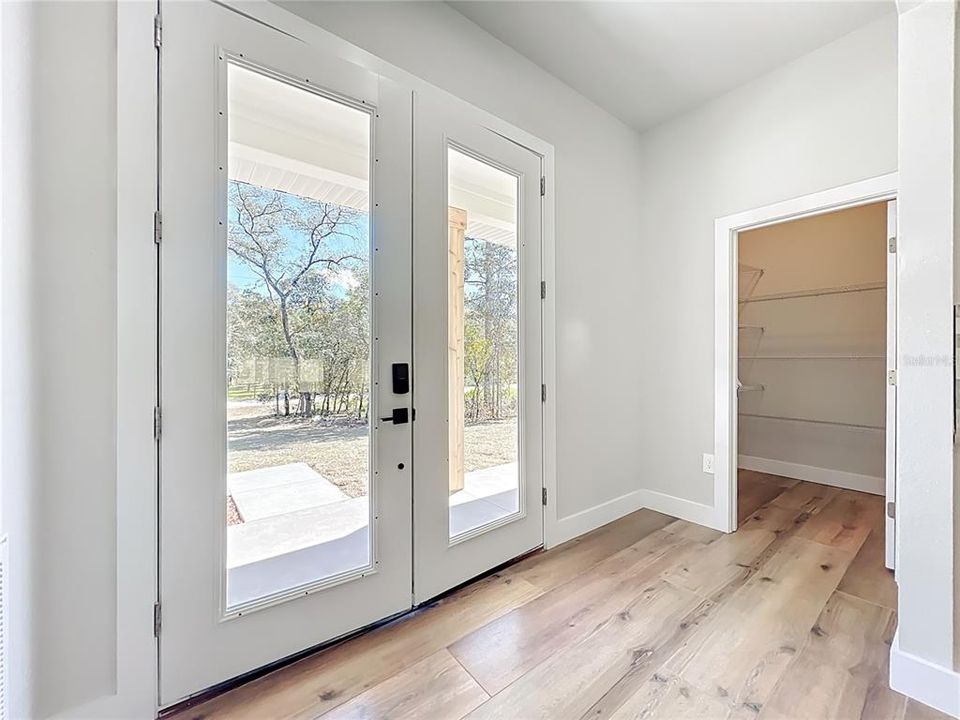 For Sale: $440,000 (3 beds, 2 baths, 1912 Square Feet)