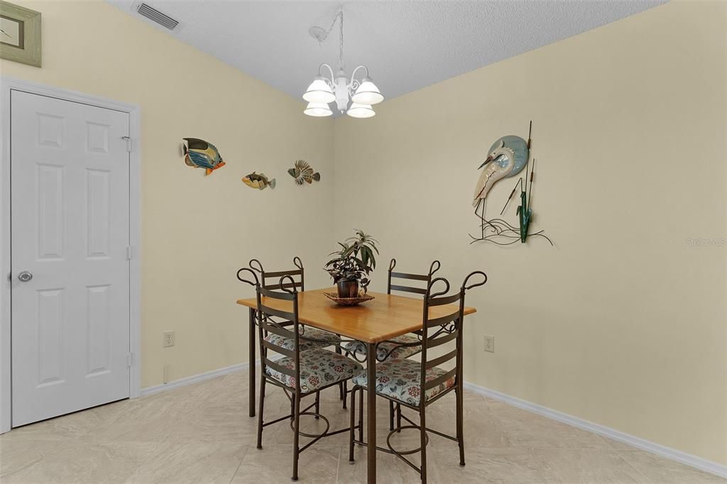 待售: $265,000 (2 贝兹, 2 浴室, 1188 平方英尺)