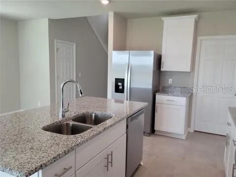For Rent: $2,525 (4 beds, 2 baths, 2167 Square Feet)
