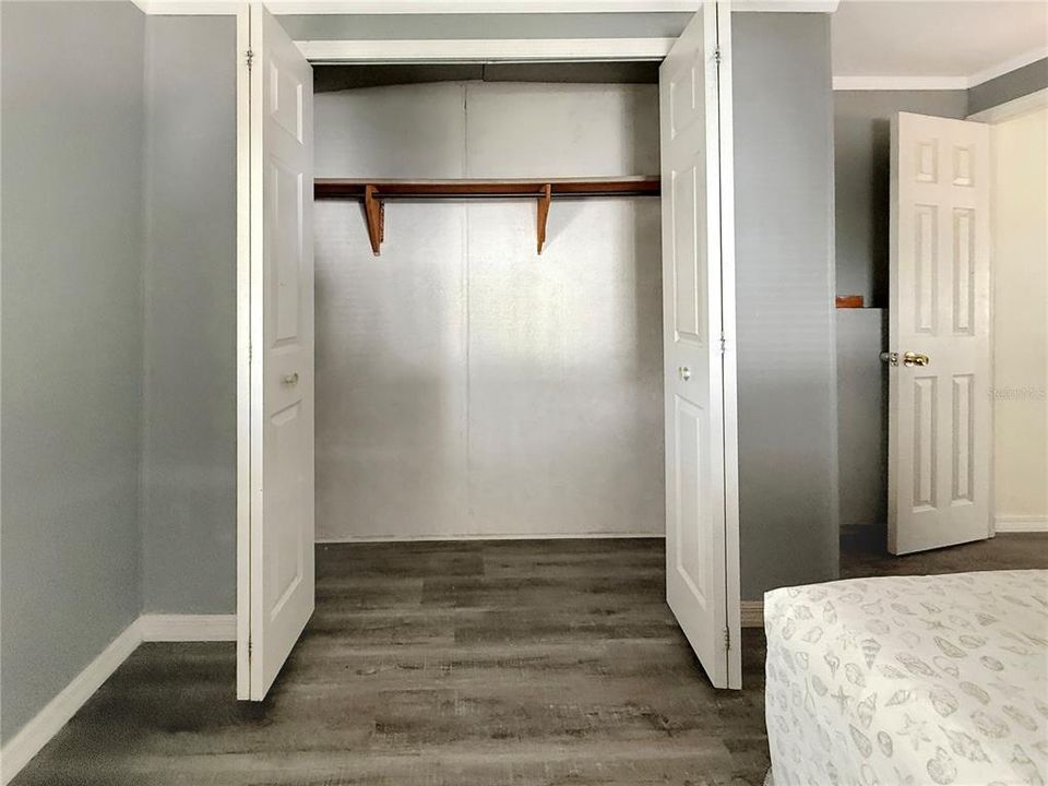 For Sale: $85,000 (2 beds, 1 baths, 660 Square Feet)