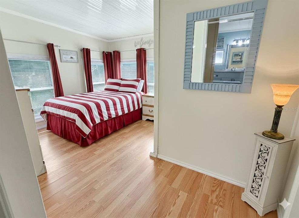 For Sale: $85,000 (2 beds, 1 baths, 660 Square Feet)