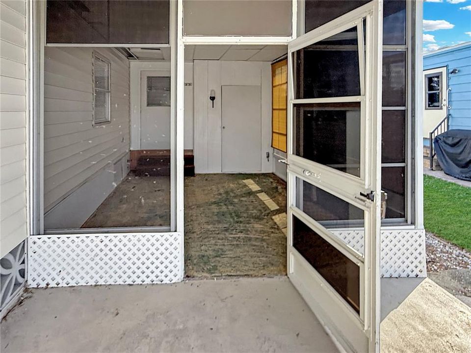 For Sale: $85,000 (2 beds, 1 baths, 660 Square Feet)