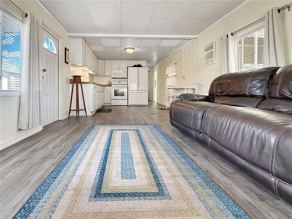 For Sale: $85,000 (2 beds, 1 baths, 660 Square Feet)