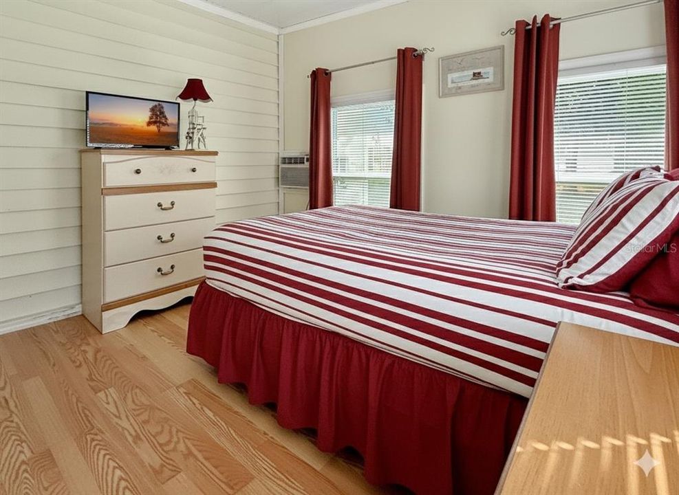 For Sale: $85,000 (2 beds, 1 baths, 660 Square Feet)