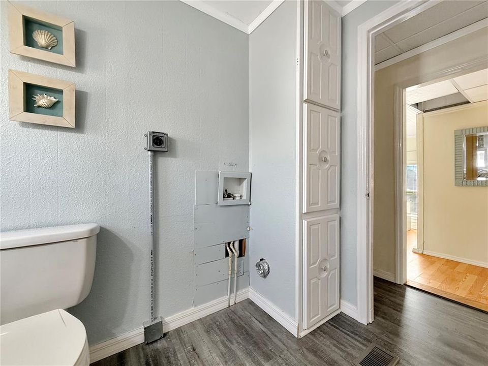 For Sale: $85,000 (2 beds, 1 baths, 660 Square Feet)