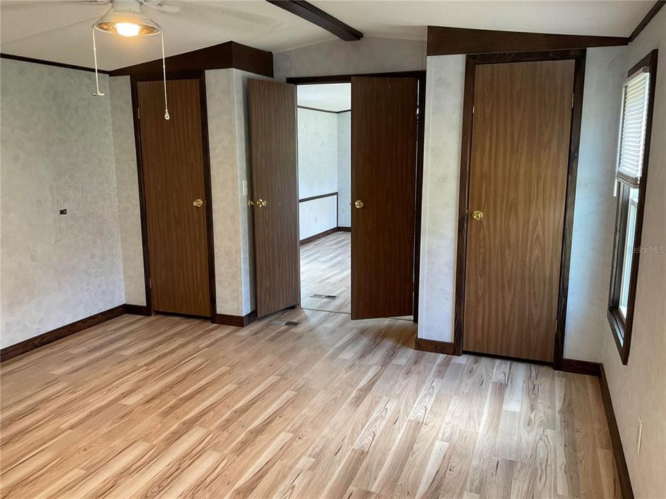 На продажу: $112,000 (2 спален, 2 ванн, 958 Квадратных фут)