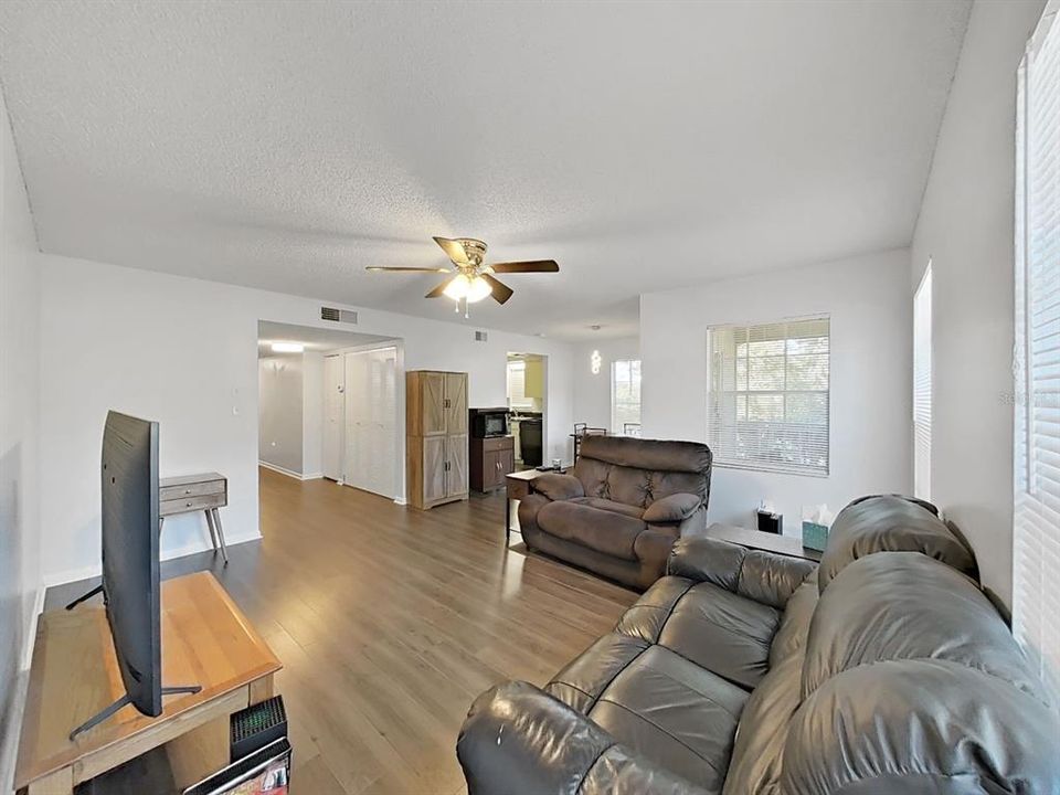 For Sale: $239,900 (3 beds, 2 baths, 1351 Square Feet)