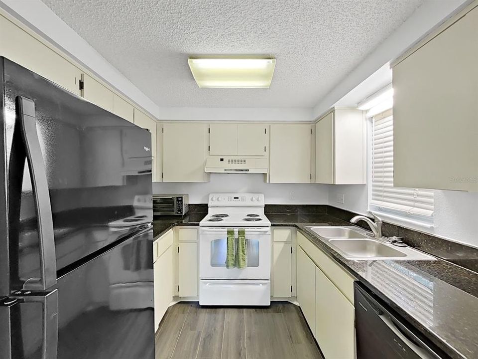 For Sale: $239,900 (3 beds, 2 baths, 1351 Square Feet)