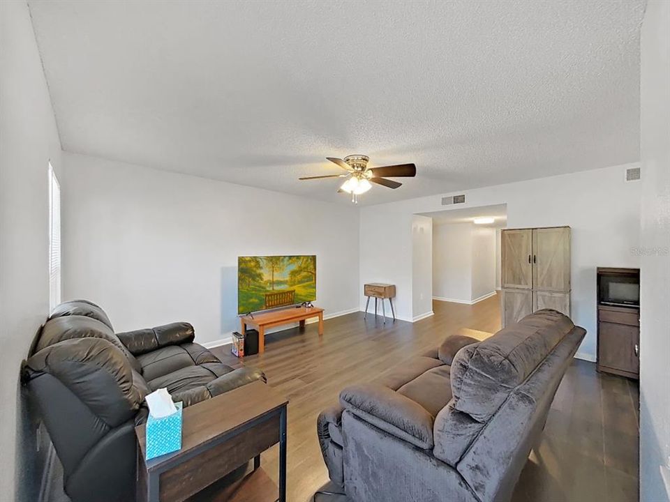 For Sale: $239,900 (3 beds, 2 baths, 1351 Square Feet)