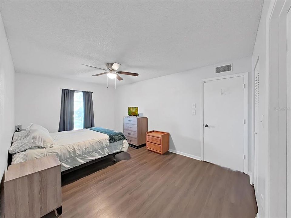 For Sale: $239,900 (3 beds, 2 baths, 1351 Square Feet)