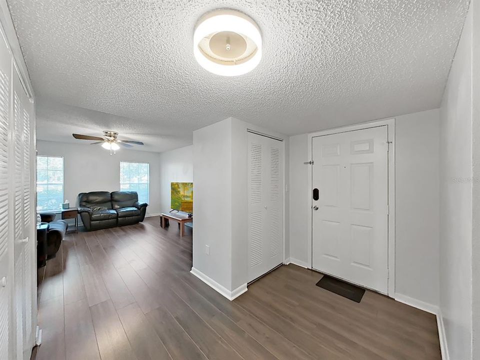 For Sale: $239,900 (3 beds, 2 baths, 1351 Square Feet)