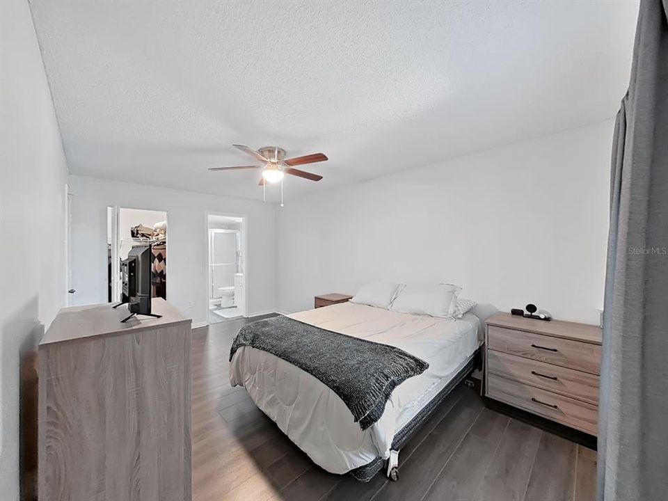 For Sale: $239,900 (3 beds, 2 baths, 1351 Square Feet)