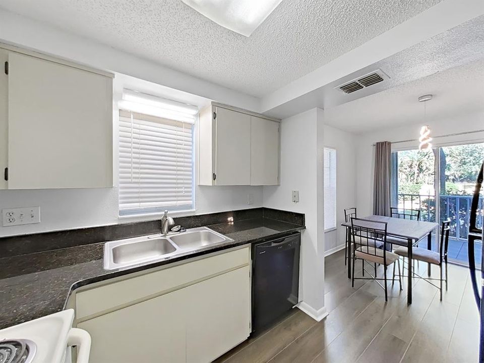 For Sale: $239,900 (3 beds, 2 baths, 1351 Square Feet)