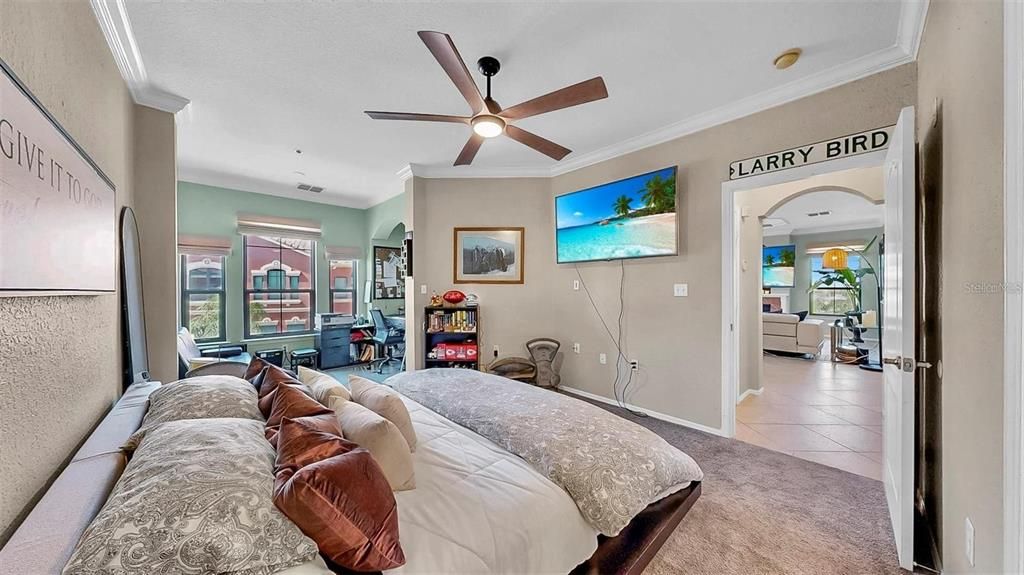 For Sale: $325,000 (2 beds, 2 baths, 1368 Square Feet)