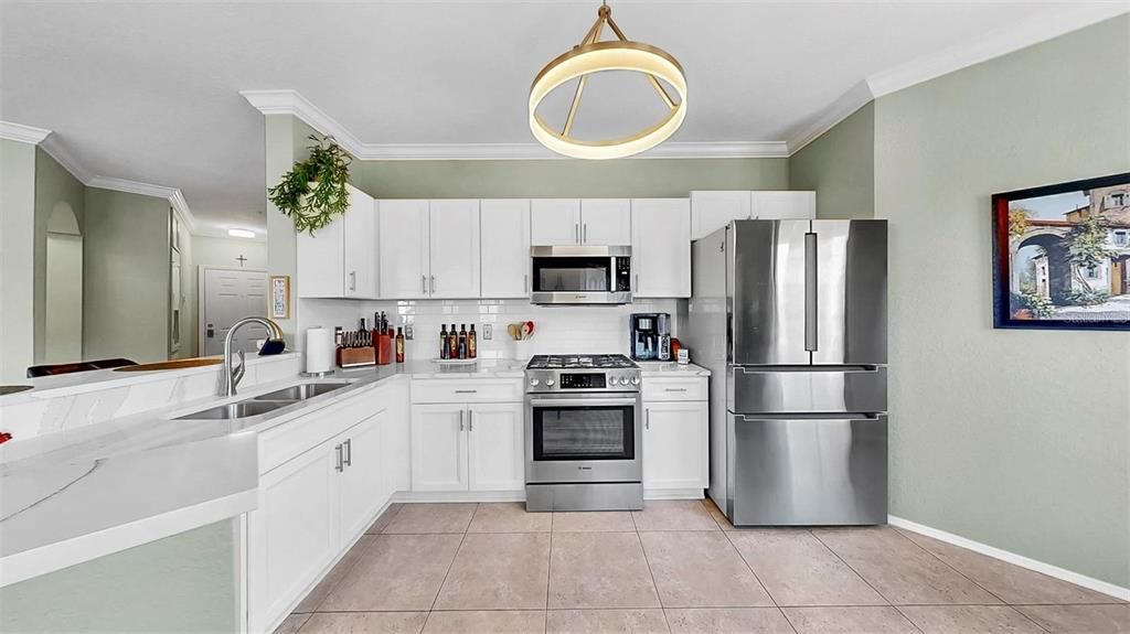 For Sale: $325,000 (2 beds, 2 baths, 1368 Square Feet)