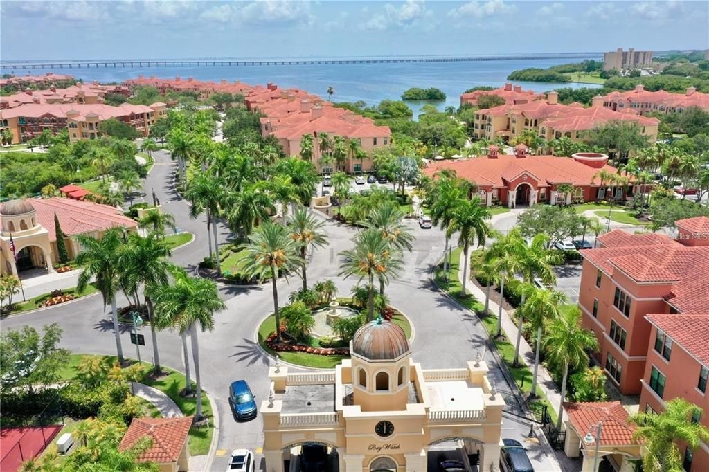 For Sale: $325,000 (2 beds, 2 baths, 1368 Square Feet)