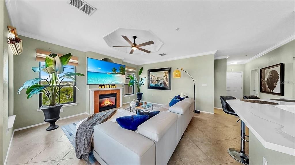 For Sale: $325,000 (2 beds, 2 baths, 1368 Square Feet)