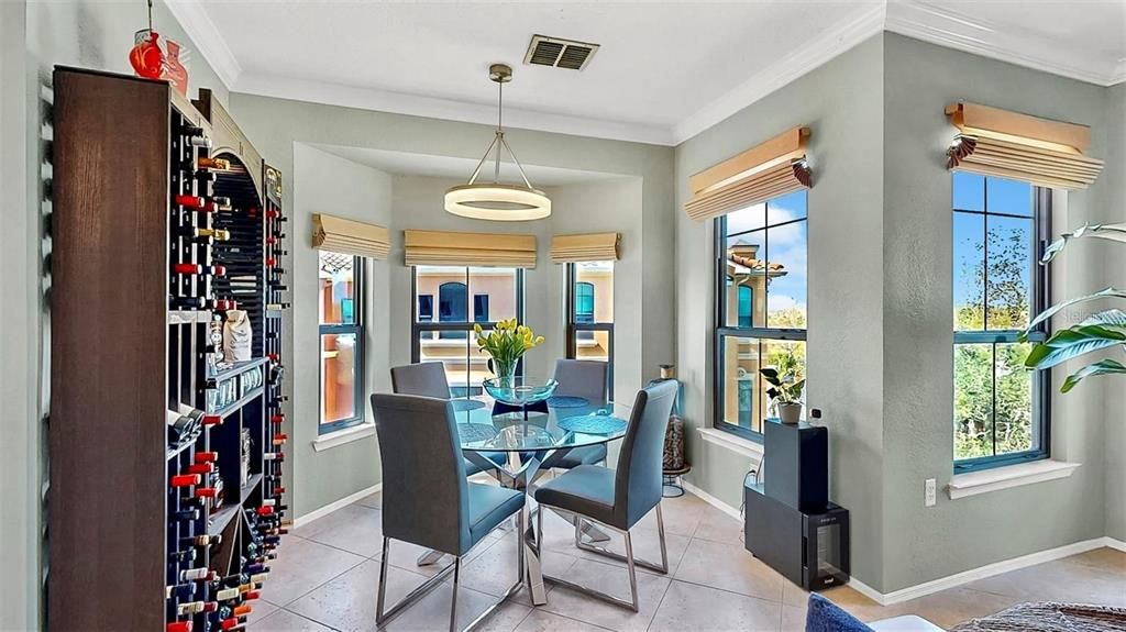 For Sale: $325,000 (2 beds, 2 baths, 1368 Square Feet)