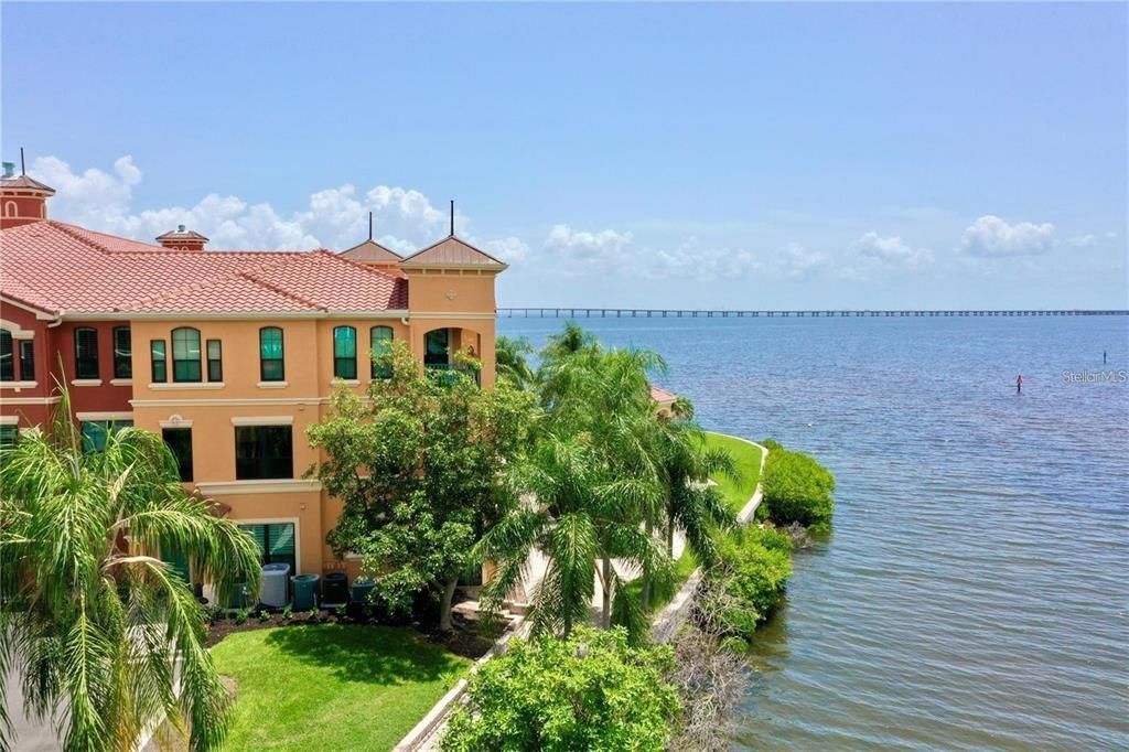 For Sale: $325,000 (2 beds, 2 baths, 1368 Square Feet)